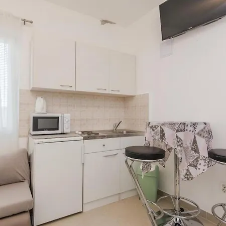 Family Friendly With A Swimming Pool * Privlaka (Zadar)
