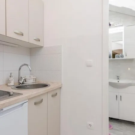 Family Friendly With A Swimming Pool Apartment *