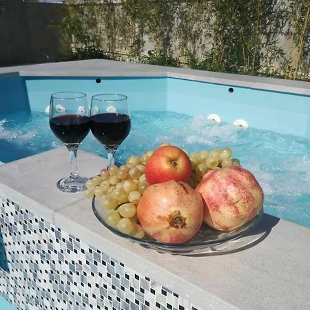 Family Friendly With A Swimming Pool