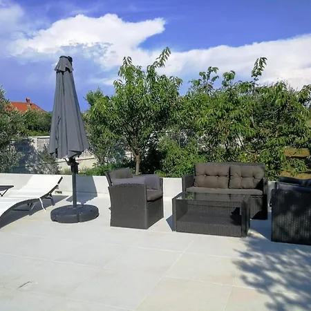 Apartment Family Friendly With A Swimming Pool Privlaka (Zadar)